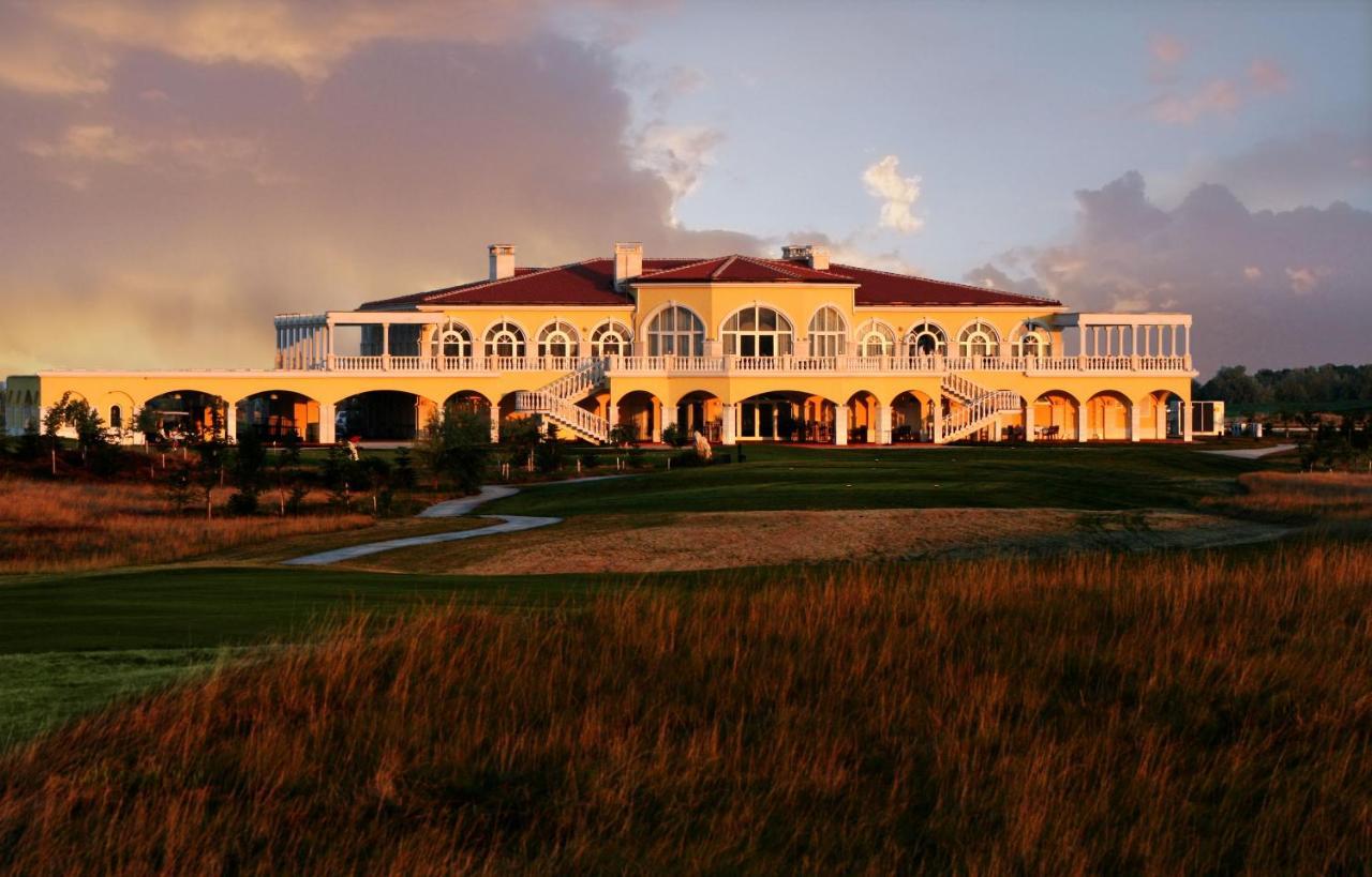 Golf Villa In Lighthouse Golf & Spa Resort Balchik Bagian luar foto