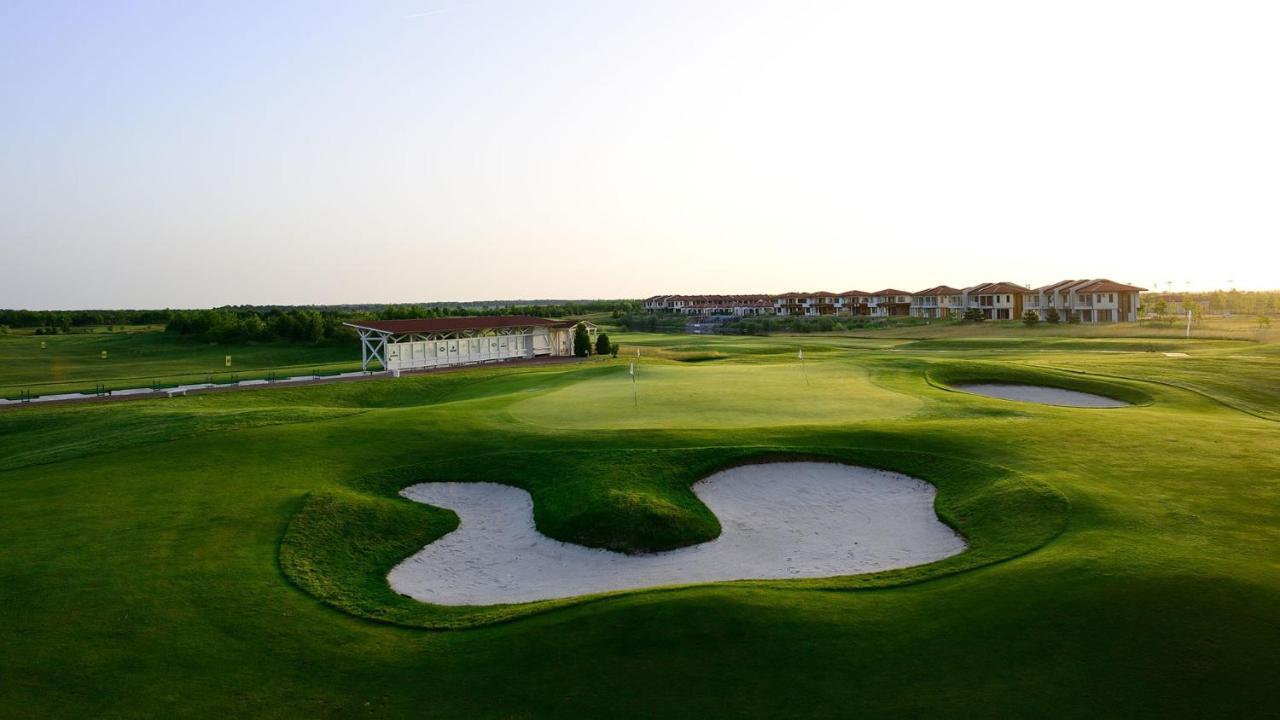 Golf Villa In Lighthouse Golf & Spa Resort Balchik Bagian luar foto