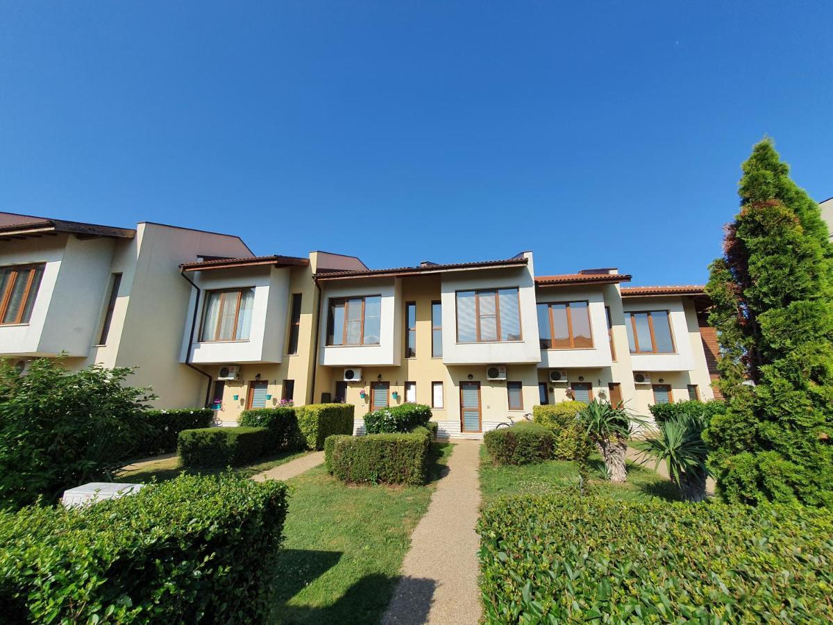 Golf Villa In Lighthouse Golf & Spa Resort Balchik Bagian luar foto